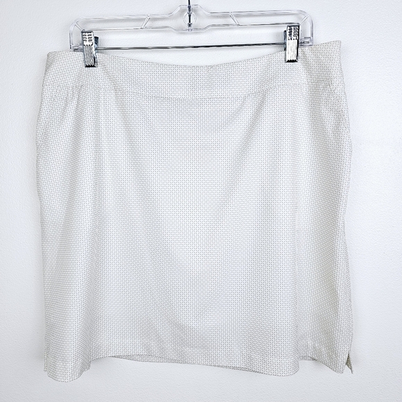 Greg Norman White & Gray Golf Skort NWT - Picture 2 of 10